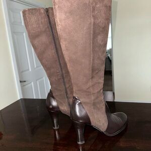 Clark’s brown leather & suede boots